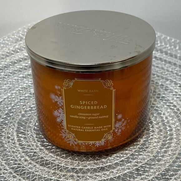 BBW White Barn Spiced Gingerbread 3 Wick Candle NWT - Picture 1 of 3
